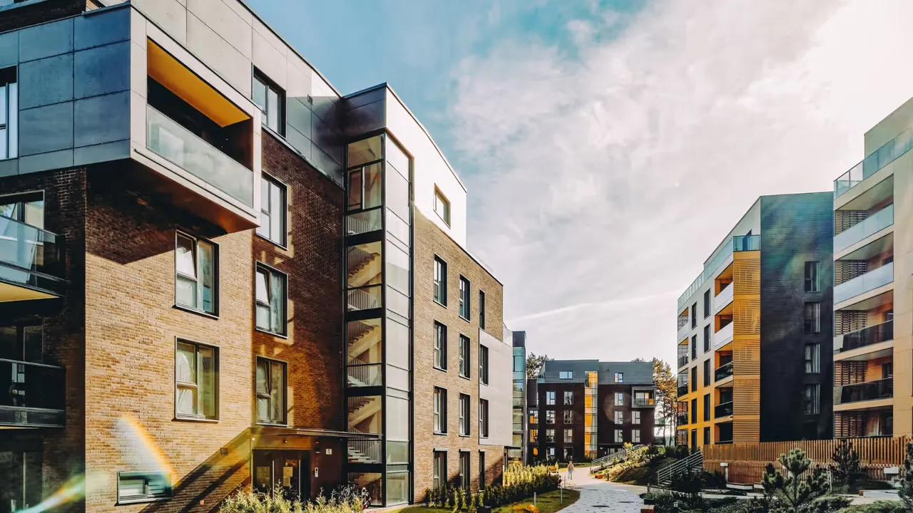 Att förstå mäklarens roll i bostadsaffärer